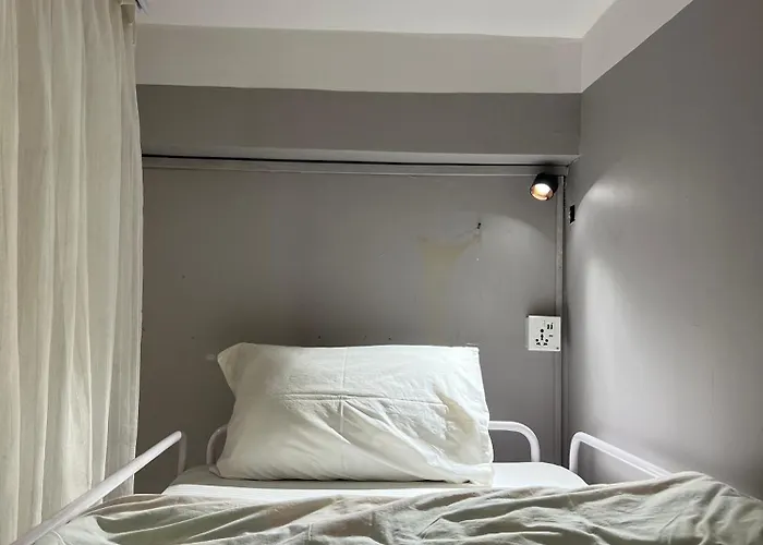 Bed And Pillow ホステル