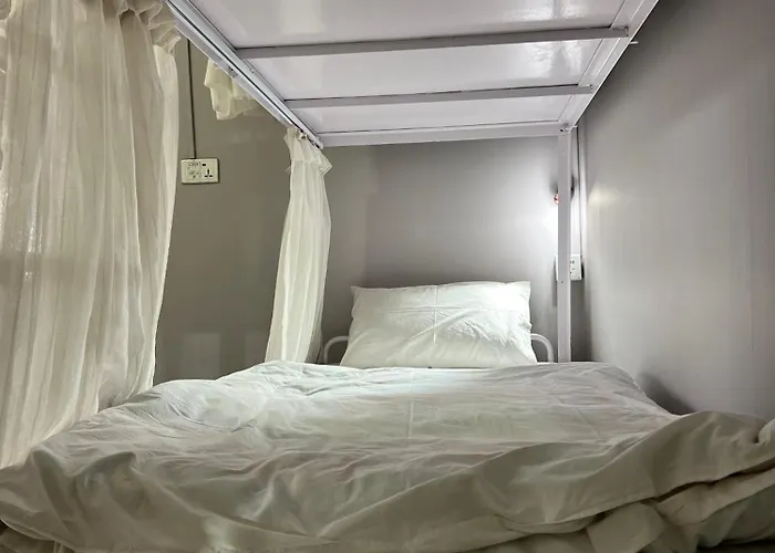 Bed And Pillow * Katmandou